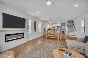 Smart TV, chimenea, videojuegos y tenis de mesa 