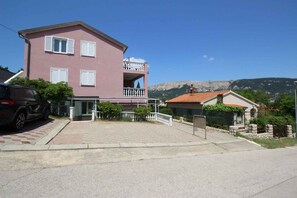 Exterior - Holiday apartment with air conditioning and sea view (Baška)