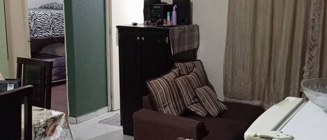 1 chambre, fer et planche Ă repasser, Wi-Fi, literie fournie