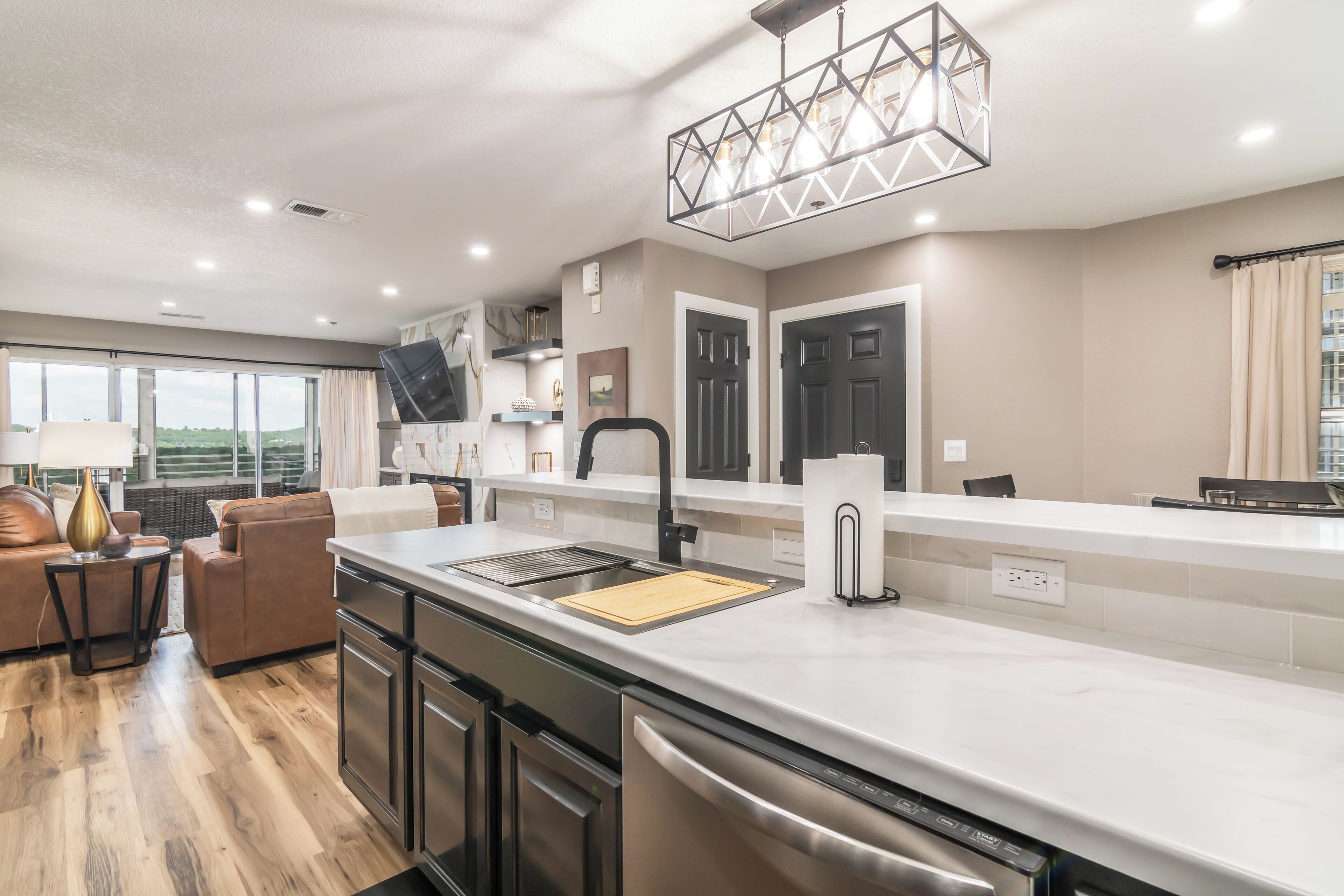 Geladeira, micro-ondas, fogão, cooktop