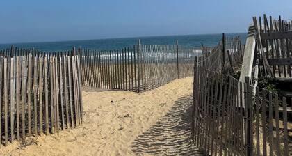 Montauk Escape—3BR, 2BA, Steps from the Beach, BBQ Grill, Patio, Outdoor Shower