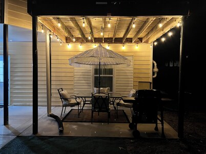 Modern Basement Retreat 2BR King Suite