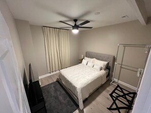 2 Schlafzimmer, Schreibtisch, Bügeleisen/Bügelbrett, WLAN