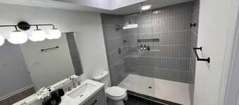 Modern Basement Retreat 2BR King Suite
