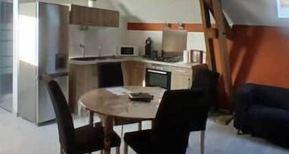 Whole house: accommodation - Larouillies, France