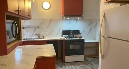 2-bedroom apartment in enjoyable San Diego with AC, WiFi