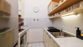 Fridge, oven, stovetop, toaster