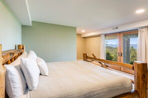 3 bedrooms, iron/ironing board, free WiFi, bed sheets - New! Somer Bay Home on 5-acres with expansive views (Somers)