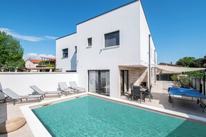 Beheizter Pool