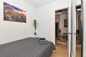 3 bedrooms, iron/ironing board, travel cot, free WiFi