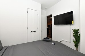 3 bedrooms, iron/ironing board, travel cot, free WiFi
