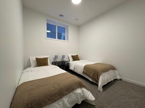 2 bedrooms, travel cot, WiFi, bed sheets