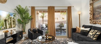 ~Villa Fiore~ 2 King Beds & Swimming Pool!