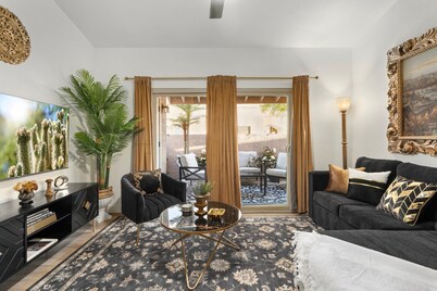 ~Villa Fiore~ 2 King Beds & Swimming Pool!