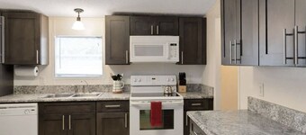 Lovely 3-bedroom farmhouse just 0.5 miles from WEC in tranquil Ocala location