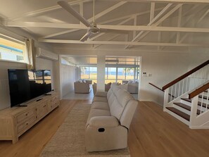 Smart TV - Luxury @ Lucinda (Lucinda)