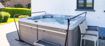 Villa Borgloon With Blossom Views and Jacuzzi