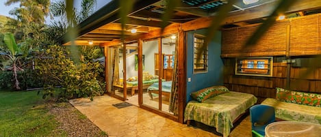 Comfort Room, Mountain View | Terrace/patio