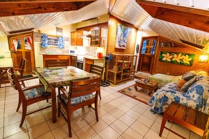 Comfort Room, Mountain View | Private kitchen