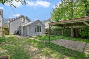 Exterior - Indy luxe stay offers accommodations in Indianapolis, close to Lucas oil stadium (Indianapolis)