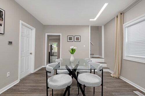 Indy luxe stay offers accommodations in Indianapolis, close to Lucas oil stadium