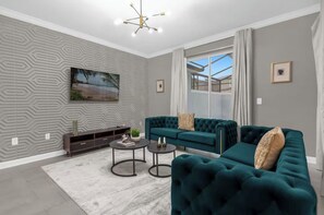 Smart TV, fireplace, video games, table tennis