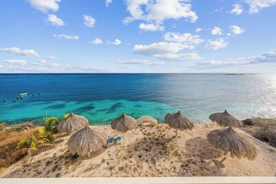 New 2BR Oceanfront Condo|Walk  Rodgers&Baby Beach