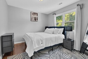 3 bedrooms, desk, iron/ironing board, free WiFi - Family-Friendly 3BR House Near Raleigh, Wake County ✅ (Knightdale)