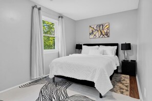 3 bedrooms, desk, iron/ironing board, free WiFi - Family-Friendly 3BR House Near Raleigh, Wake County ✅ (Knightdale)