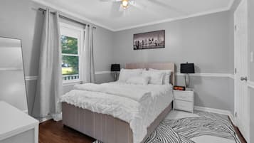 3 slaapkamers, een bureau, een strijkplank/strijkijzer, gratis wifi