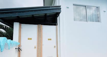 A luxury Apartment features 2 Queen beds,AC’s,shared pool,outdoor kitchen,etc.