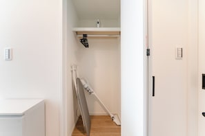 Classic-Apartment, Stadtblick | 1 Schlafzimmer, Verdunkelungsvorhänge, Bügeleisen/Bügelbrett, Babybetten