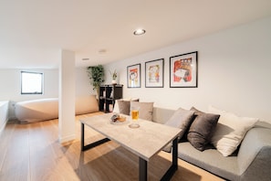 Comfort-Apartment, Stadtblick | 1 Schlafzimmer, Verdunkelungsvorhänge, Bügeleisen/Bügelbrett, Babybetten
