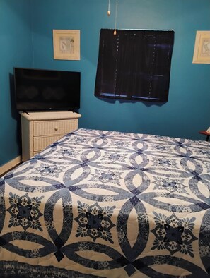 1 habitación, escritorio, tabla de planchar con plancha y wifi gratis 