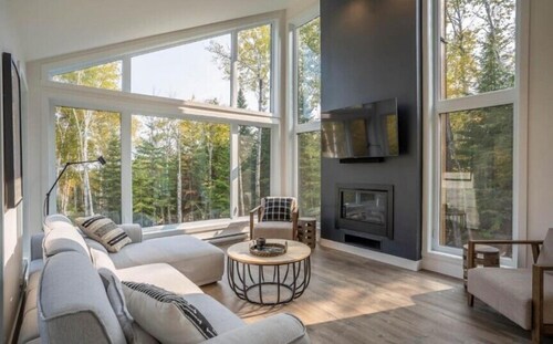 Le Verseau 148: Hot Tub, Fireplace & Forest Escape