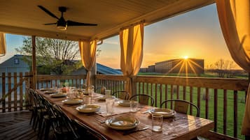 Outdoor dining
