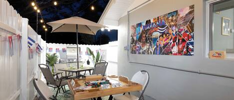 تناول الطعام بالخارج