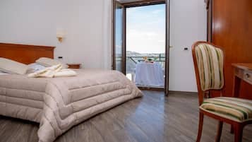 Superior-Doppel- oder -Zweibettzimmer, eingeschränkter Meerblick