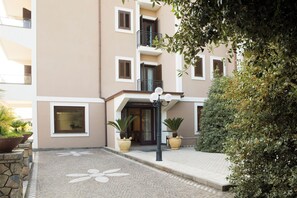 Exterior detail - Villa Donna Carmela (Pimonte)