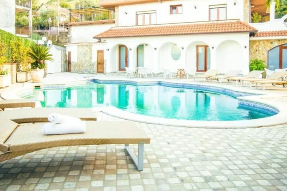 Villa Donna Carmela