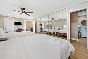 2 habitaciones, escritorio, tabla de planchar con plancha y wifi 