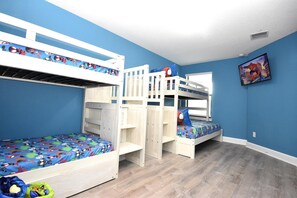 3 habitaciones, tabla de planchar con plancha, wifi y ropa de cama 