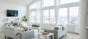 Shangri-La Luxury Waterview Home