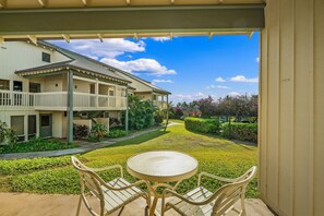 Outdoor dining - Spacious 3 BR Condo with/AC Walk to Beach + Athletic Club Access (Koloa)