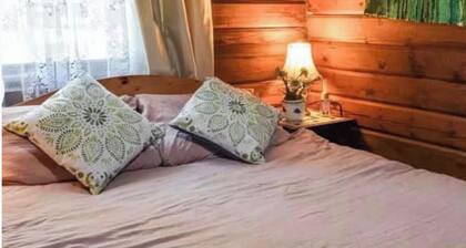 2 Bed Lodge - Sleeps 4 - Pets - Parking - Wifi