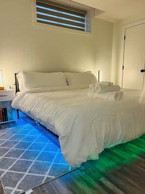 2 عدّة غرف نوم ومكتب ومكواة/لوح كي وواي فاي