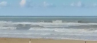 In Silvi, Beautiful beachfront apartment close to all services within walking distance