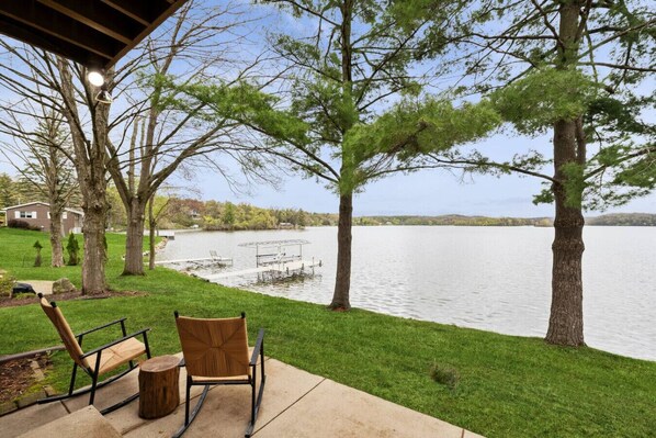 Terrace/patio - Lakefront Luxury | 3BR Cabin w/ Piers + Kayaks (Whitewater)
