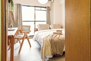 Apartamento, 1 cama de casal, para não fumantes | Escrivaninha, ferros/tábuas de passar roupa