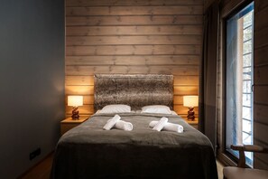 3 chambres, bureau, lit de bébé portatif, Wi-Fi